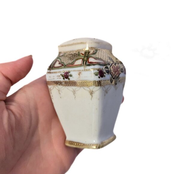 Vintage Hand Painted Salt & Pepper Shakers Gold Floral Square White Ceramic - Picture 6 of 9
